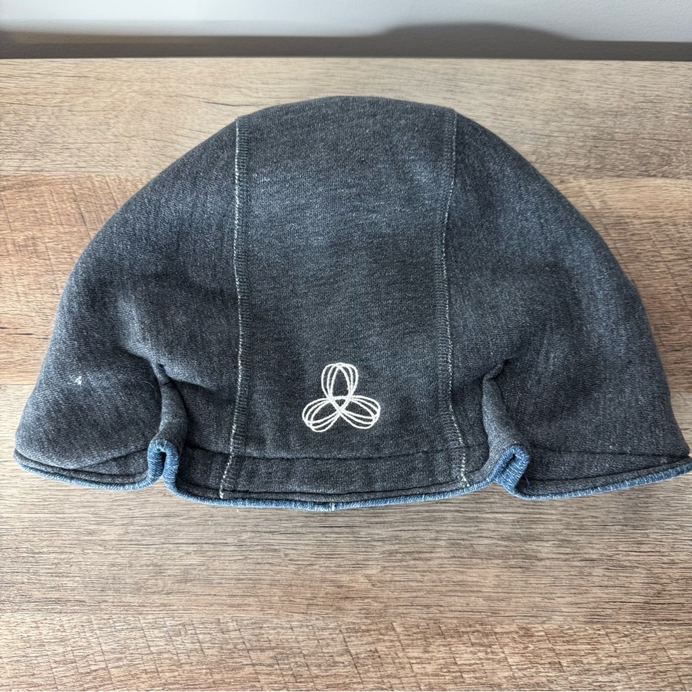 Upcycled Reversible Denim Hat Beanie Toque TNA Flower Appliqué One Of A Kind - Picture 3 of 13